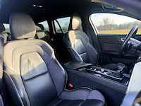 Volvo - 2019 - v60 - 2.0 t5 r-design - xk-481-l - afbeelding 3 van  9