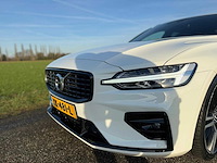 Volvo - 2019 - v60 - 2.0 t5 r-design - xk-481-l - afbeelding 2 van  9