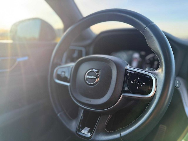 Volvo - 2019 - v60 - 2.0 t5 r-design - xk-481-l - afbeelding 4 van  9