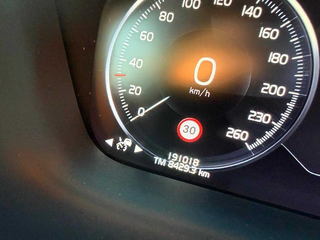 Volvo - 2019 - v60 - 2.0 t5 r-design - xk-481-l - afbeelding 14 van  19