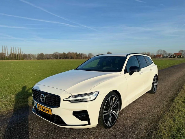 Volvo - 2019 - v60 - 2.0 t5 r-design - xk-481-l - afbeelding 1 van  19