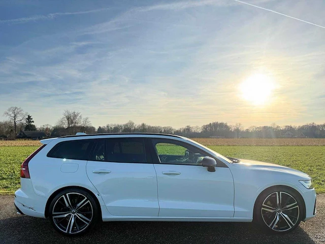 Volvo - 2019 - v60 - 2.0 t5 r-design - xk-481-l - afbeelding 14 van  19