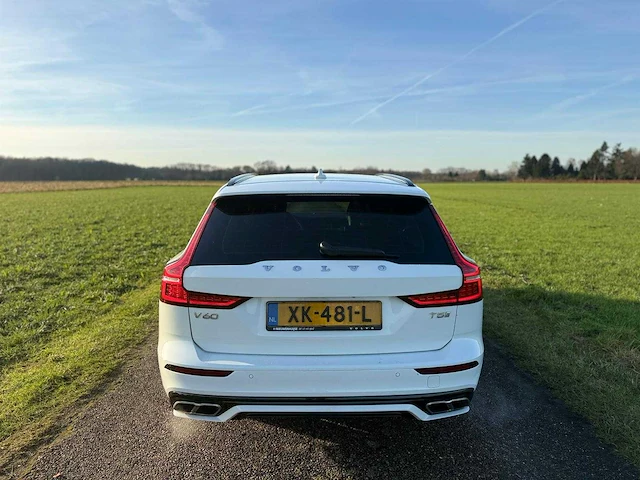 Volvo - 2019 - v60 - 2.0 t5 r-design - xk-481-l - afbeelding 7 van  10