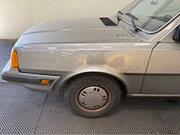 Volvo - 340 - automaat - 1.4 basis - oldtimer - 1988 - afbeelding 13 van  23