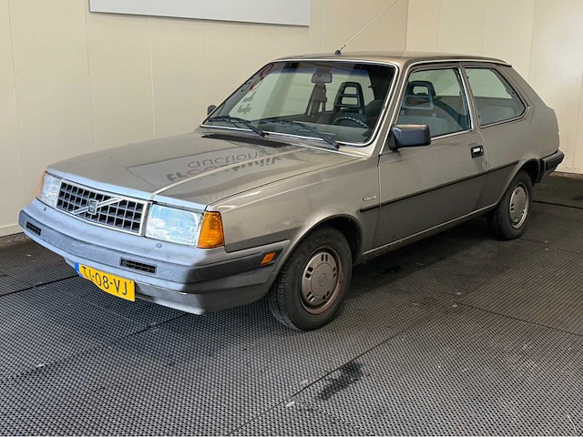 Volvo - 340 - automaat - 1.4 basis - oldtimer - 1988 - afbeelding 4 van  23
