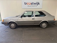 Volvo - 340 - automaat - 1.4 basis - oldtimer - 1988 - afbeelding 1 van  23