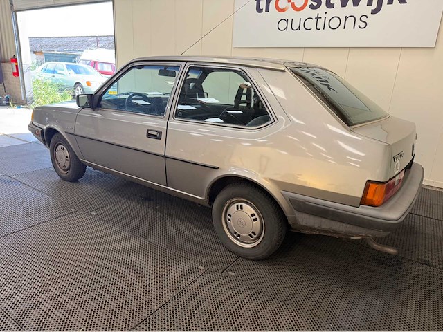 Volvo - 340 - automaat - 1.4 basis - oldtimer - 1988 - afbeelding 19 van  23