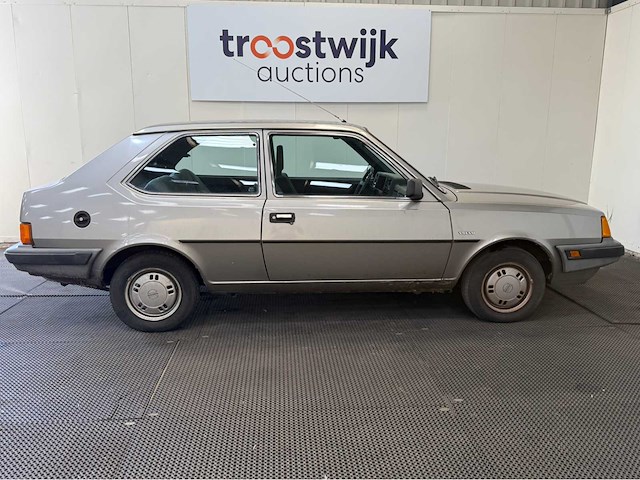 Volvo - 340 - automaat - 1.4 basis - oldtimer - 1988 - afbeelding 20 van  23