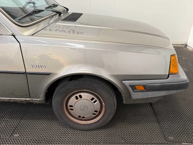 Volvo - 340 - automaat - 1.4 basis - oldtimer - 1988 - afbeelding 9 van  23
