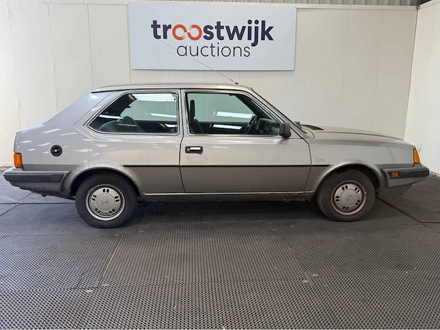 Volvo - 340 - automaat - 1.4 basis - oldtimer - 1988 - afbeelding 18 van  23