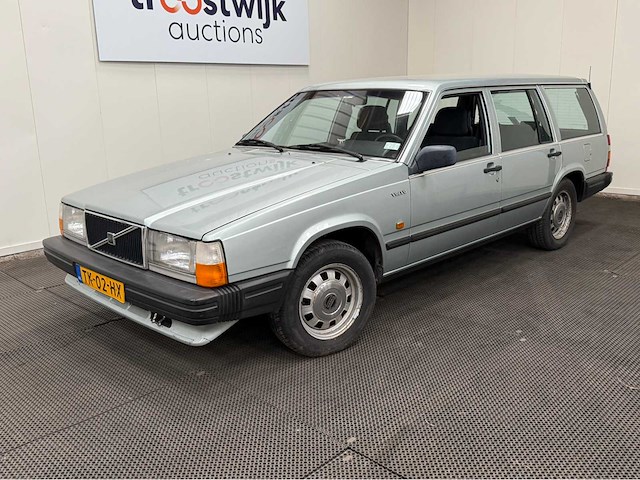 Volvo - 740 - oldtimer - 1988 - afbeelding 1 van  22