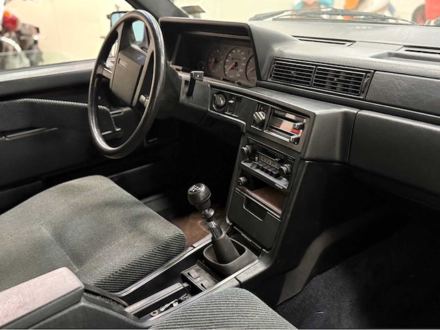 Volvo - 740 - oldtimer - 1988 - afbeelding 22 van  22