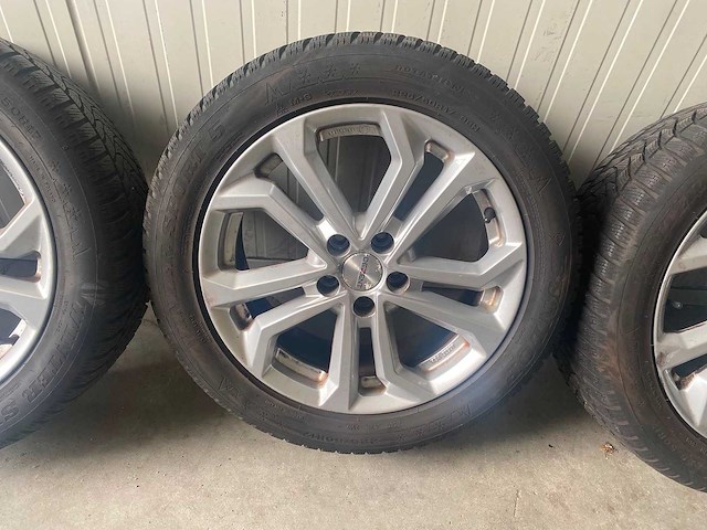 Volvo - autobanden set - winterbanden (4st) - afbeelding 3 van  7