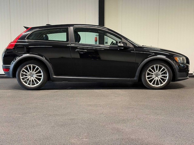Volvo - c30 - 2.0d momentum 11-xs-xn 2007 iaw - afbeelding 24 van  27