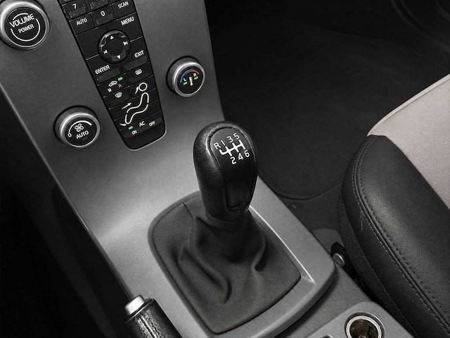Volvo - c30 - 2.0d momentum 11-xs-xn 2007 iaw - afbeelding 5 van  27
