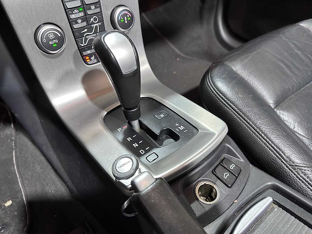 Volvo - c70 convertible - 2.5 t5 summum automaat- 62-tt-vj- 2007 - afbeelding 7 van  21