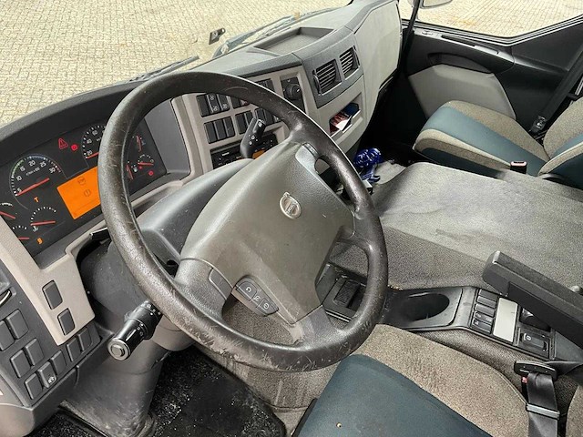 Volvo - fe320 - opleggertrekker met aanhanger - afbeelding 28 van  41