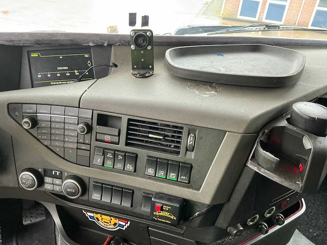 Volvo - fh - vrachtwagen met huifopbouw - 2017 - afbeelding 37 van  51