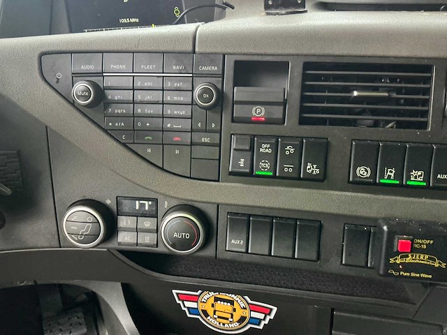 Volvo - fh - vrachtwagen met huifopbouw - 2017 - afbeelding 38 van  51