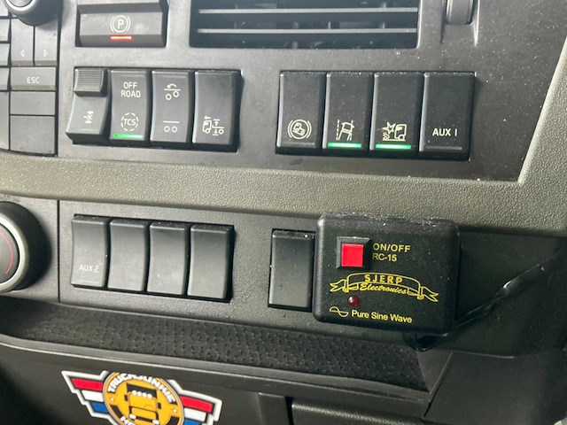 Volvo - fh - vrachtwagen met huifopbouw - 2017 - afbeelding 39 van  51