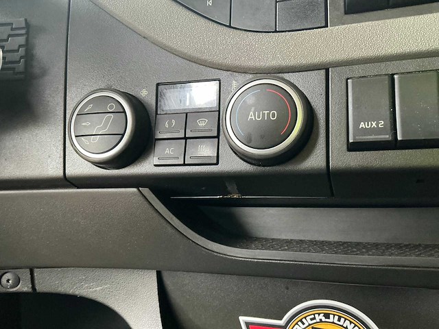 Volvo - fh - vrachtwagen met huifopbouw - 2017 - afbeelding 40 van  51