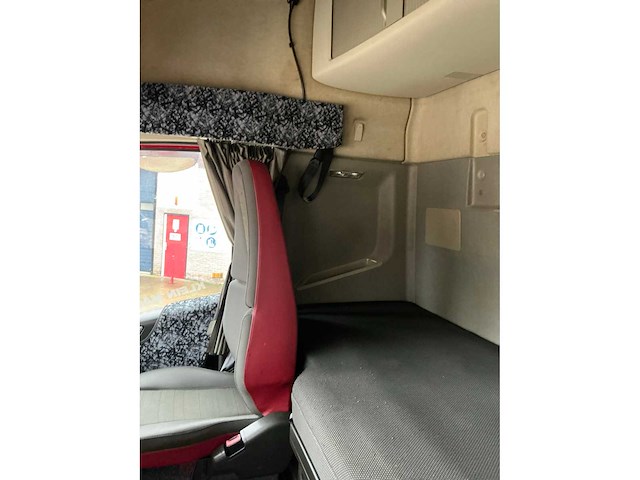 Volvo - fh - vrachtwagen met huifopbouw - 2017 - afbeelding 46 van  51