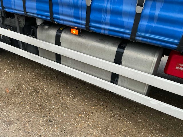 Volvo - fh - vrachtwagen met huifopbouw - 2019 - afbeelding 18 van  44