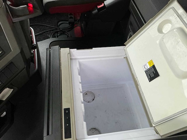 Volvo - fh - vrachtwagen met huifopbouw - 2019 - afbeelding 31 van  44