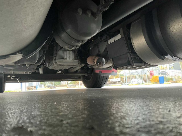 Volvo - fh - vrachtwagen met huifopbouw - 2019 - afbeelding 39 van  44