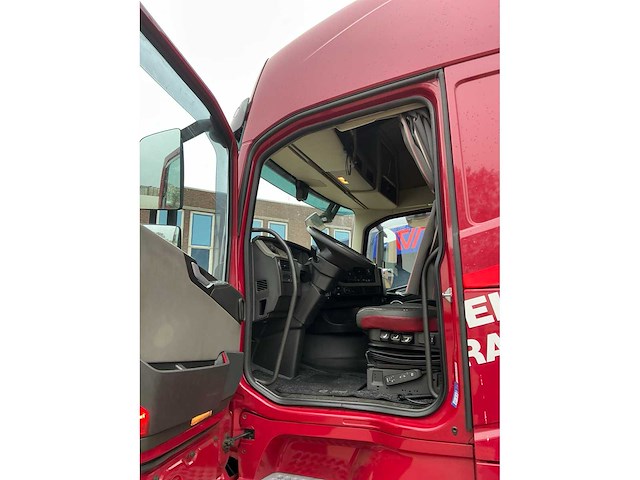 Volvo - fh - vrachtwagen met huifopbouw - 2019 - afbeelding 20 van  47