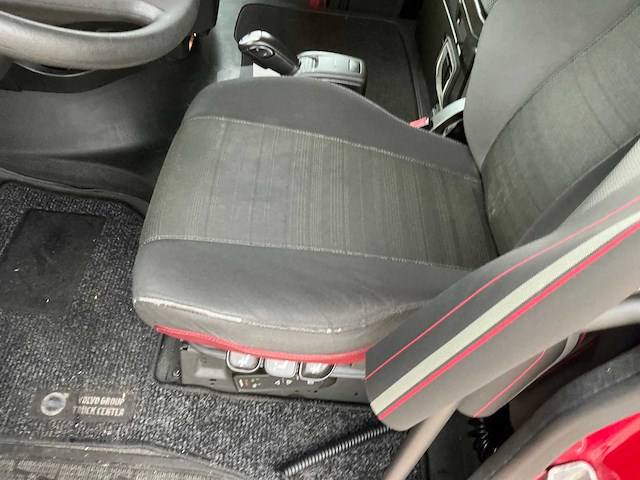 Volvo - fh - vrachtwagen met huifopbouw - 2019 - afbeelding 27 van  47