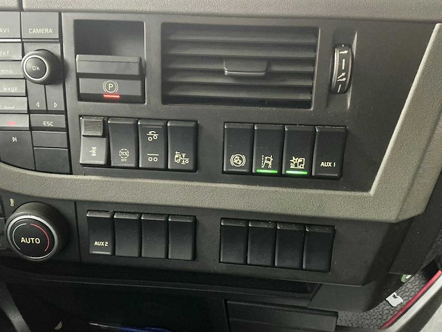 Volvo - fh - vrachtwagen met huifopbouw - 2019 - afbeelding 33 van  47