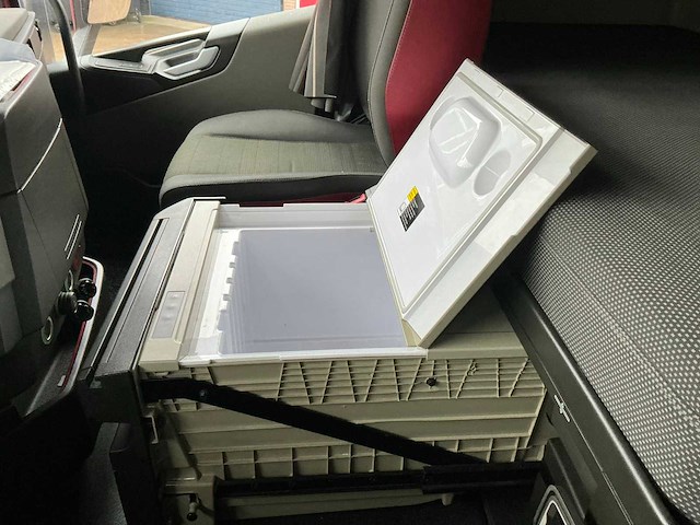 Volvo - fh - vrachtwagen met huifopbouw - 2019 - afbeelding 42 van  47