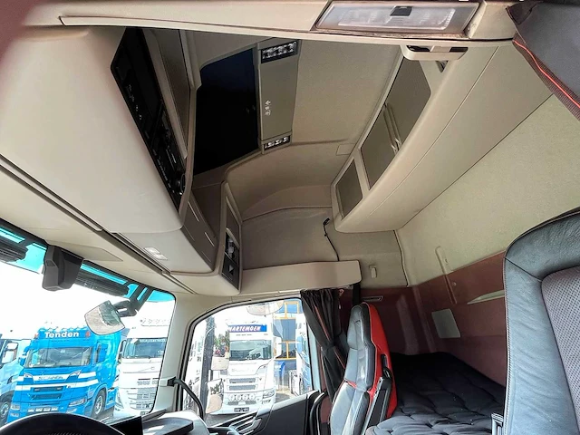 Volvo - fh16 650 - globetrotter xl - i-shift - retarder - full air suspension - 2021 - vrachtwagen - afbeelding 8 van  25