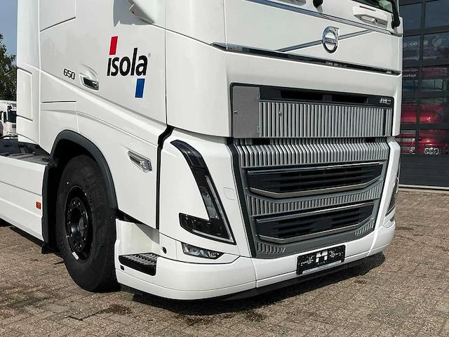 Volvo - fh16 650 - globetrotter xl - i-shift - retarder - full air suspension - 2021 - vrachtwagen - afbeelding 20 van  25