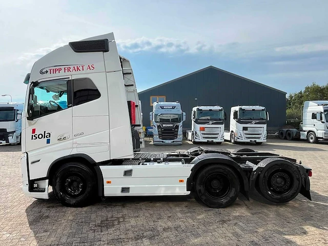 Volvo - fh16 650 - globetrotter xl - i-shift - retarder - full air suspension - 2021 - vrachtwagen - afbeelding 24 van  25