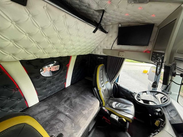 Volvo - fh16.650 - 2017 - vol lucht - vrachtwagen - afbeelding 9 van  30