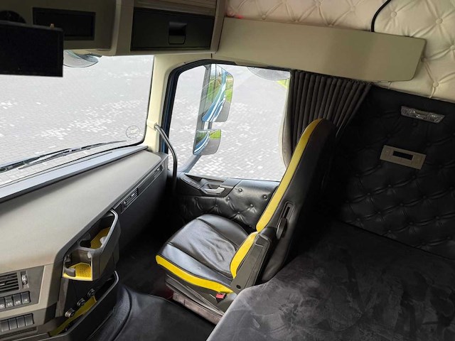 Volvo - fh16.650 - 2017 - vol lucht - vrachtwagen - afbeelding 21 van  30