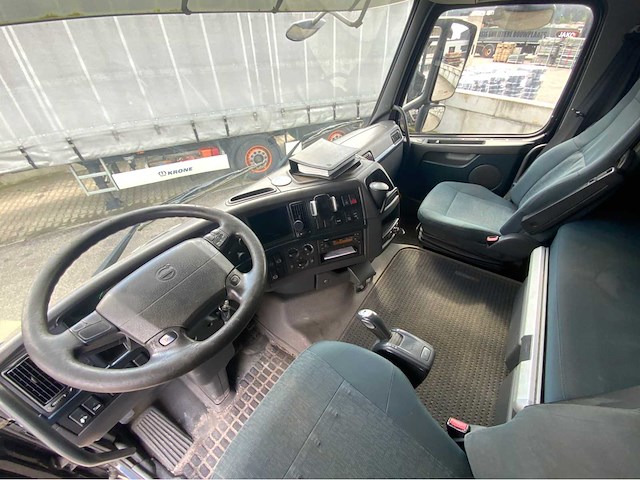 Volvo - fh4 460 eev 4x2 - vrachtwagen - afbeelding 31 van  32