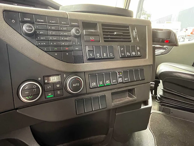 Volvo - fh500 - globetrotter - i-shift - retarder - 2021 - vrachtwagen - afbeelding 14 van  28