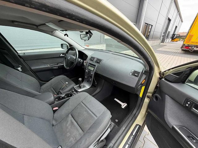 Volvo - s40 - 1.8 kinetic - personenauto - 2004 - afbeelding 3 van  26