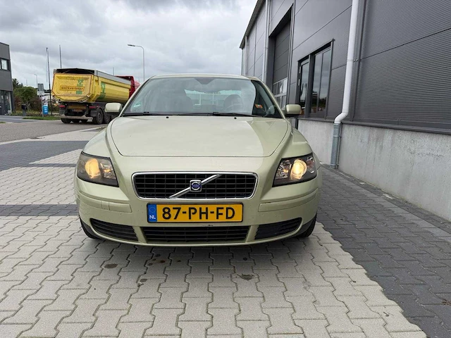 Volvo - s40 - 1.8 kinetic - personenauto - 2004 - afbeelding 1 van  26