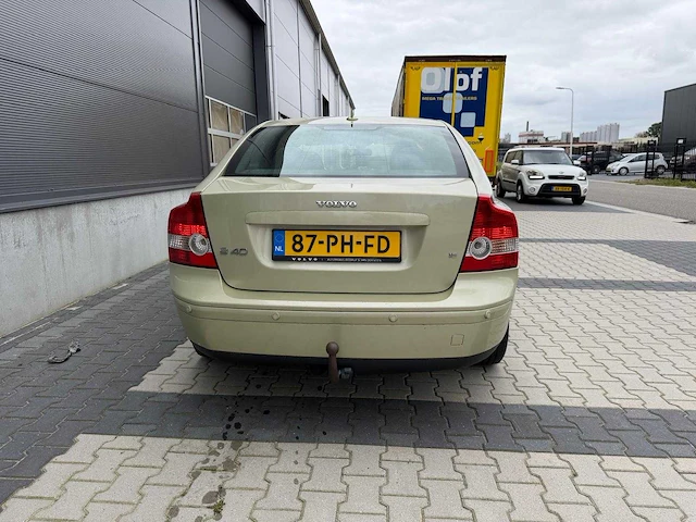 Volvo - s40 - 1.8 kinetic - personenauto - 2004 - afbeelding 15 van  26