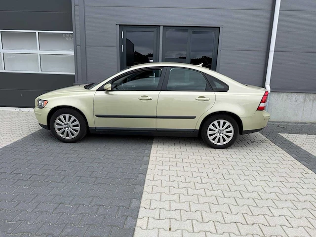 Volvo - s40 - 1.8 kinetic - personenauto - 2004 - afbeelding 17 van  26