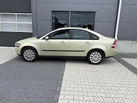 Volvo - s40 - 1.8 kinetic - personenauto - 2004 - afbeelding 17 van  26