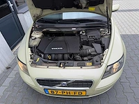 Volvo - s40 - 1.8 kinetic - personenauto - 2004 - afbeelding 18 van  26