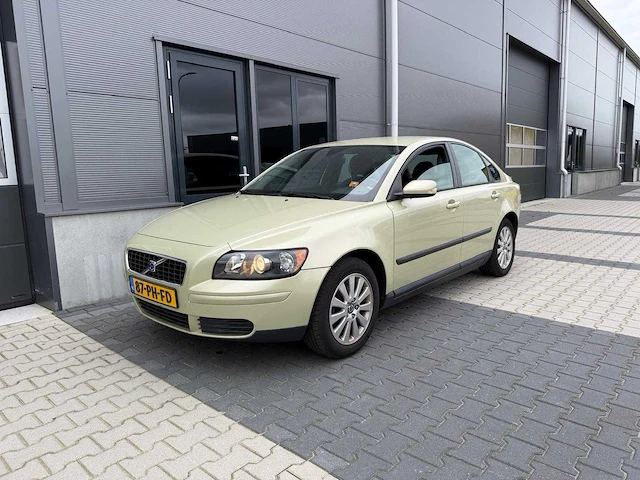 Volvo - s40 - 1.8 kinetic - personenauto - 2004 - afbeelding 12 van  26