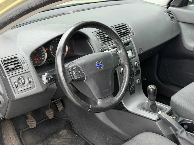 Volvo - s40 - 1.8 kinetic - personenauto - 2004 - afbeelding 24 van  26