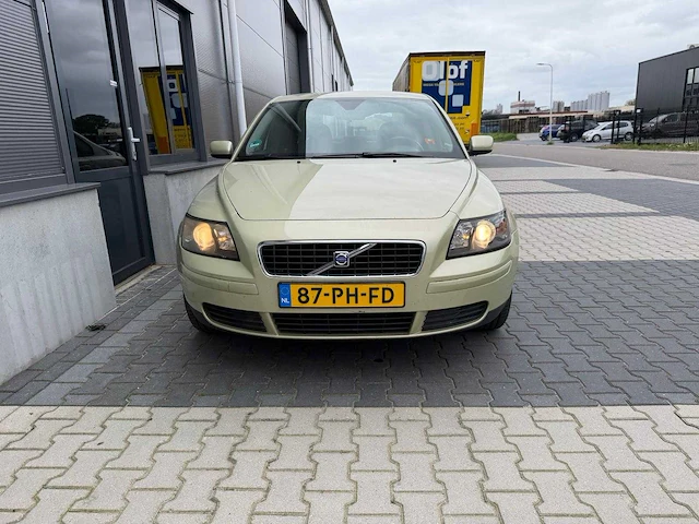 Volvo - s40 - 1.8 kinetic - personenauto - 2004 - afbeelding 26 van  26