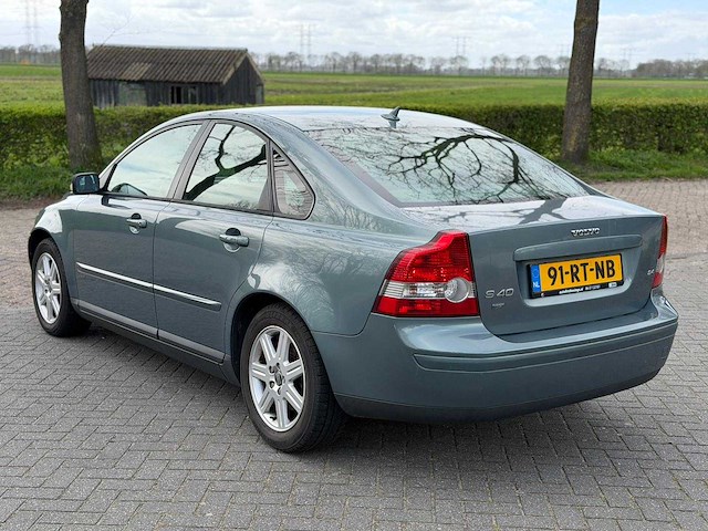 Volvo - s40 - 2.4 summum 91-rt-nb - personenauto - 2005 - afbeelding 11 van  17